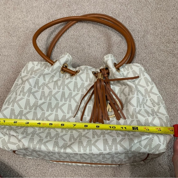 Michael Kors Signature Ring Tote East West Vanilla / Brown Leather Shoulder Bag - Picture 9 of 15